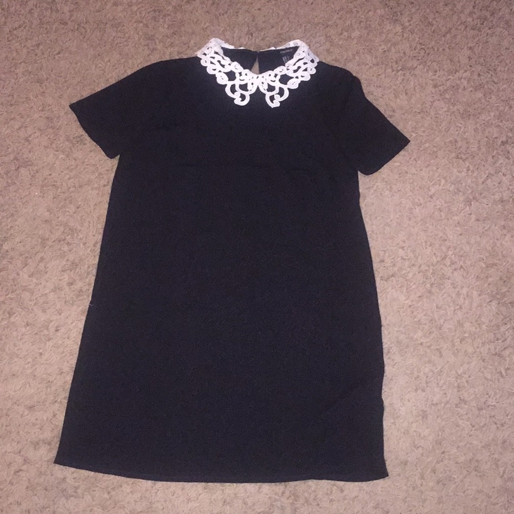 Black dress with crochet collar